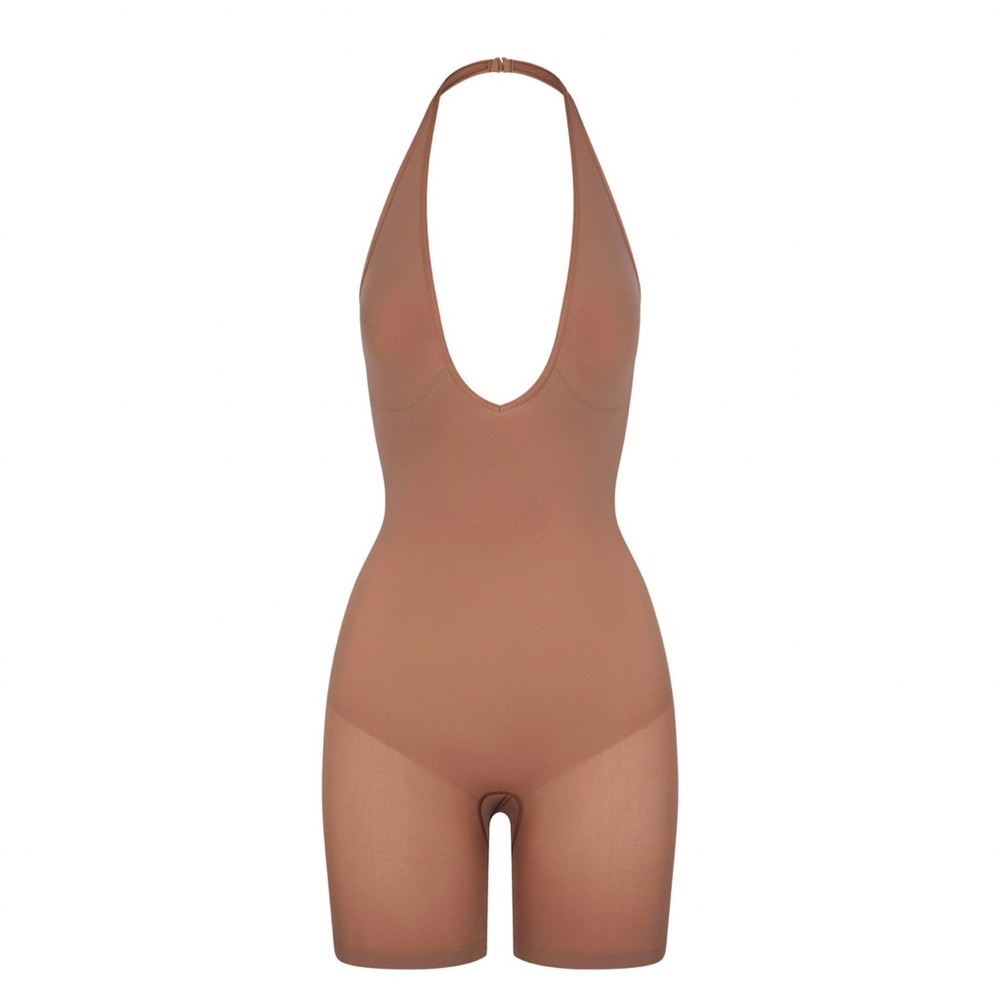 Brand new, never worn SKIMS seamless sculpt plunge mid thigh bodysuit.